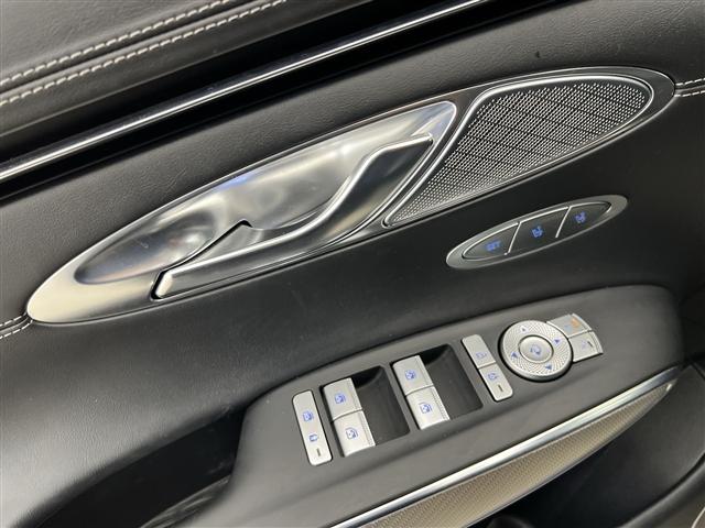 Photo of 2023 Brunswick Green Genesis GV70