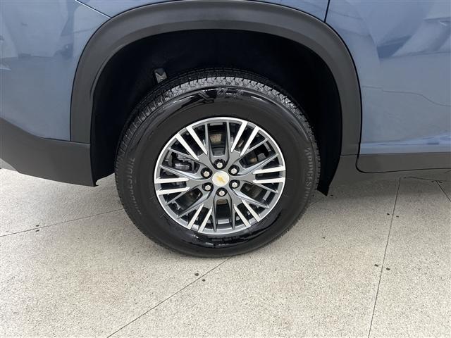 Photo of 2025 Lakeshore Blue Metallic Chevrolet Traverse