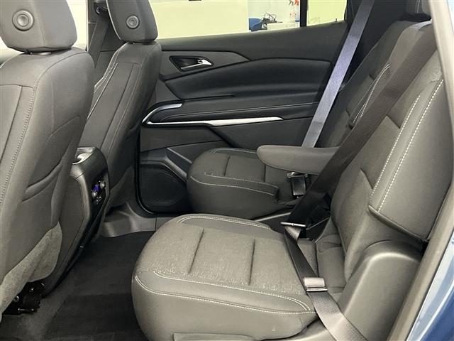 Photo of 2025 Lakeshore Blue Metallic Chevrolet Traverse