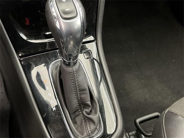 Photo of 2017 White Frost Tricoat Buick Encore