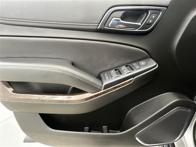 Photo of 2019 Silver Ice Metallic Chevrolet Suburban