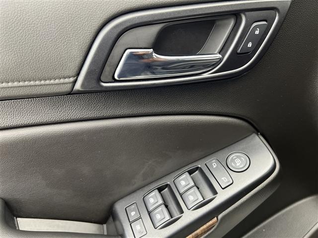 Photo of 2019 Silver Ice Metallic Chevrolet Suburban
