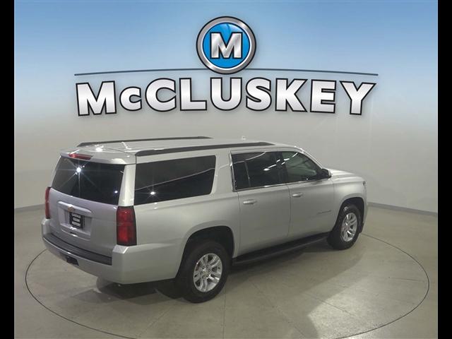 Photo of 2019 Silver Ice Metallic Chevrolet Suburban