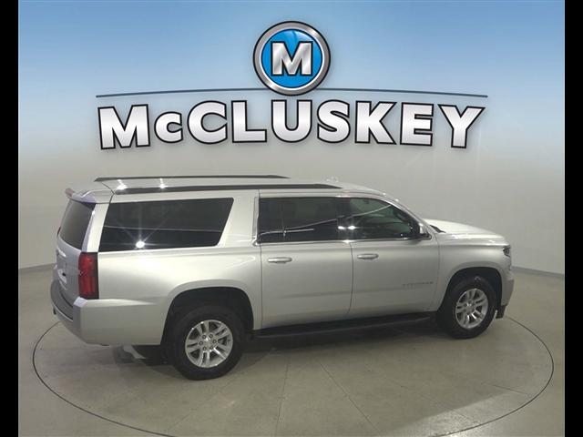 Photo of 2019 Silver Ice Metallic Chevrolet Suburban