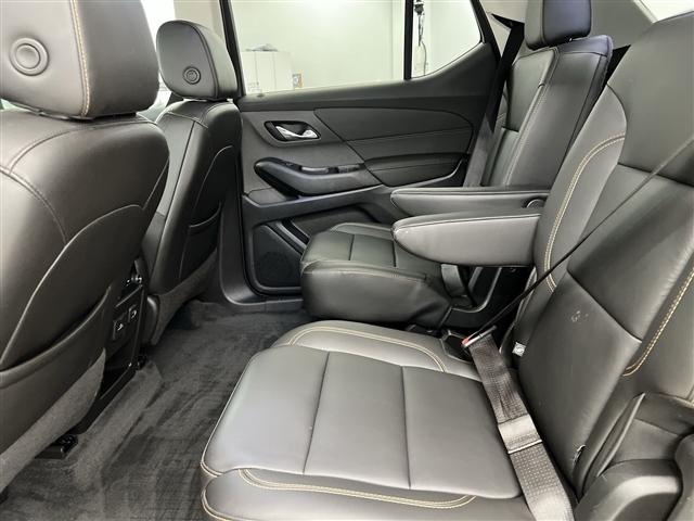Photo of 2020 Silver Ice Metallic Chevrolet Traverse