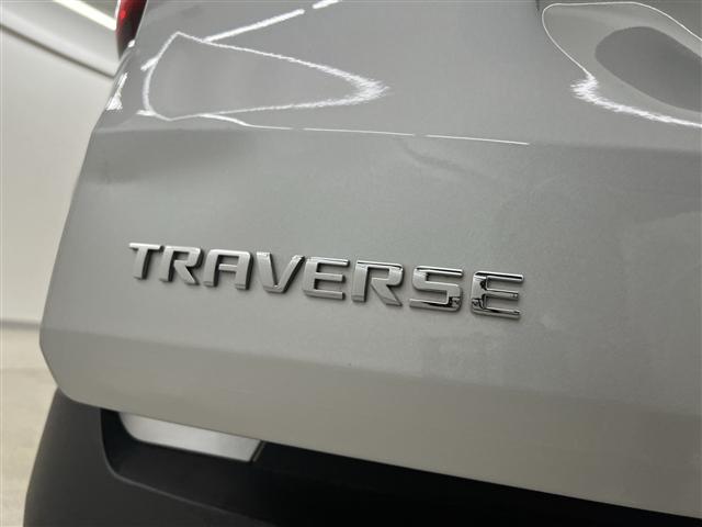 Photo of 2020 Silver Ice Metallic Chevrolet Traverse