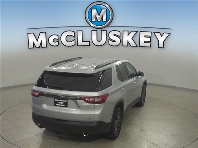 Photo of 2020 Silver Ice Metallic Chevrolet Traverse