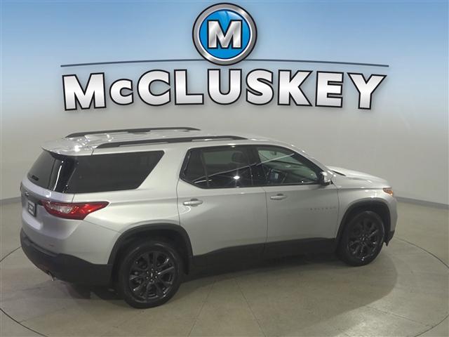 Photo of 2020 Silver Ice Metallic Chevrolet Traverse