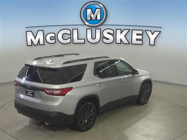 Photo of 2020 Silver Ice Metallic Chevrolet Traverse