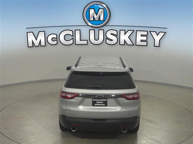 Photo of 2020 Silver Ice Metallic Chevrolet Traverse
