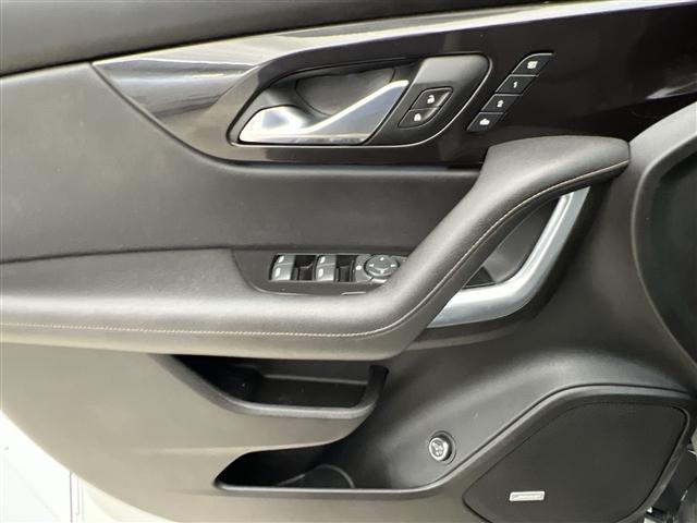 Photo of 2021 Silver Ice Metallic Chevrolet Blazer