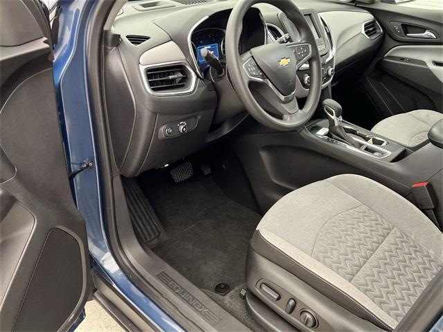 Photo of 2024 Lakeshore Blue Metallic Chevrolet Equinox