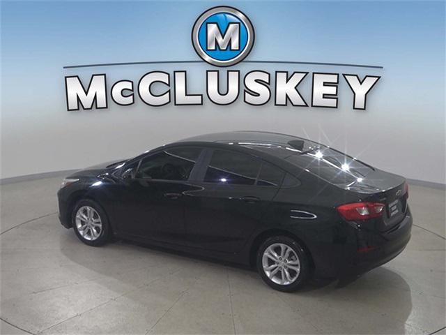 Photo of 2019 Mosaic Black Metallic Chevrolet Cruze