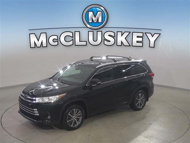 Photo of 2018 Midnight Black Metallic Toyota Highlander