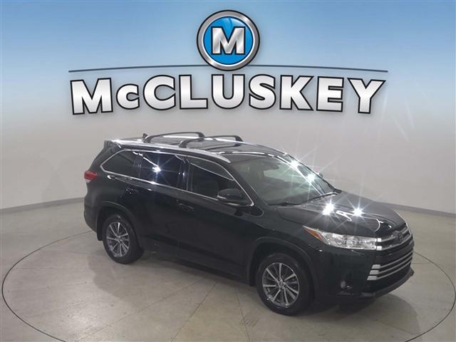 Photo of 2018 Midnight Black Metallic Toyota Highlander