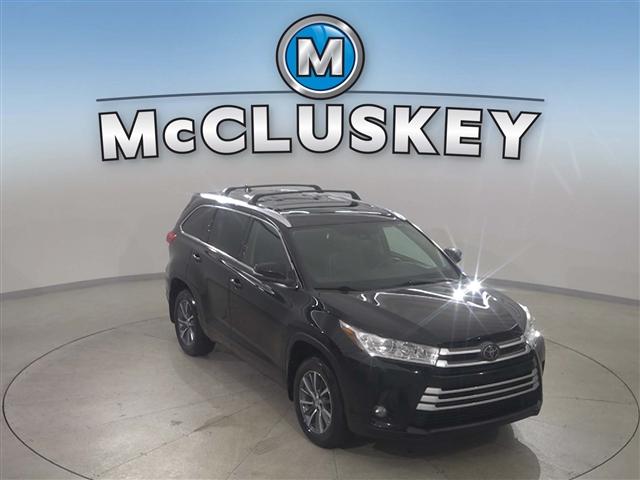 Photo of 2018 Midnight Black Metallic Toyota Highlander