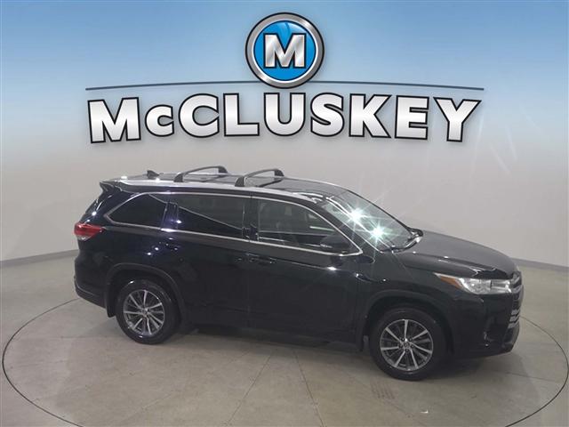 Photo of 2018 Midnight Black Metallic Toyota Highlander