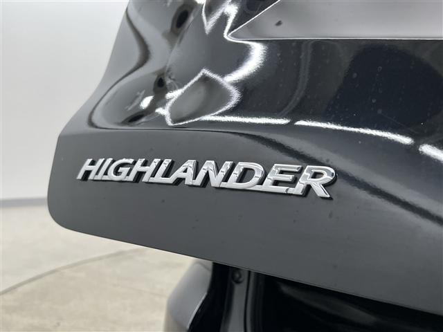 Photo of 2018 Midnight Black Metallic Toyota Highlander