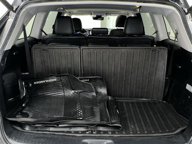 Photo of 2018 Midnight Black Metallic Toyota Highlander