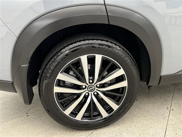 Photo of 2024 Boulder Gray Pearl Nissan Pathfinder