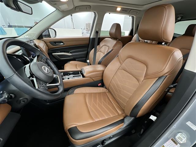 Photo of 2024 Boulder Gray Pearl Nissan Pathfinder