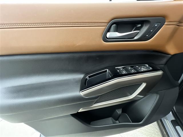 Photo of 2024 Boulder Gray Pearl Nissan Pathfinder
