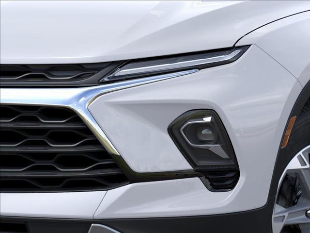 Photo of 2025 Summit White Chevrolet Blazer