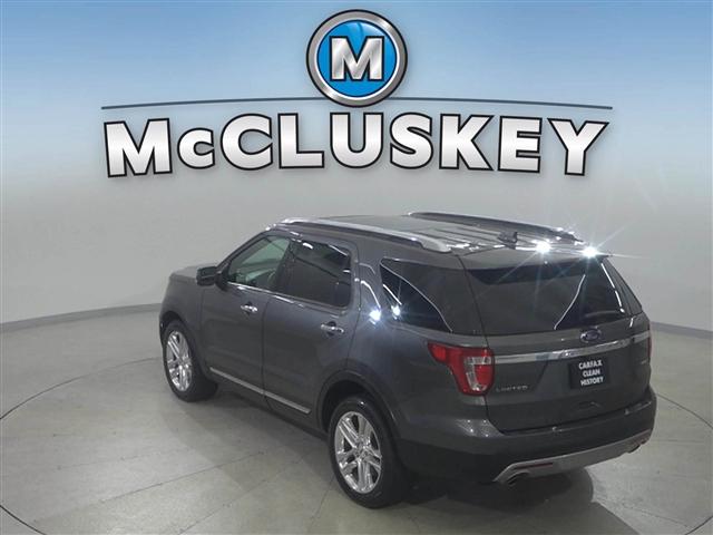 Photo of 2017 MAGNETIC METALLIC Ford Explorer