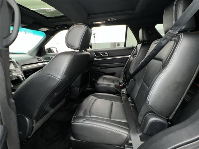 Photo of 2017 MAGNETIC METALLIC Ford Explorer