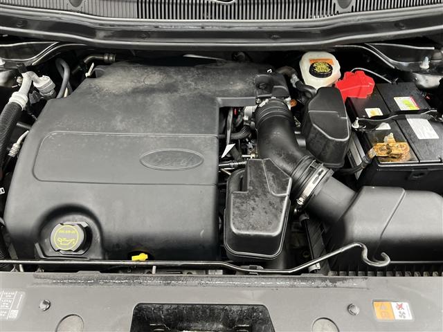 Photo of 2017 MAGNETIC METALLIC Ford Explorer