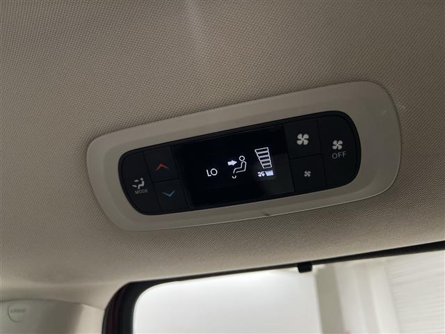 Photo of 2021 Velvet Red Pearlcoat Chrysler Voyager