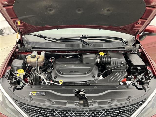 Photo of 2021 Velvet Red Pearlcoat Chrysler Voyager
