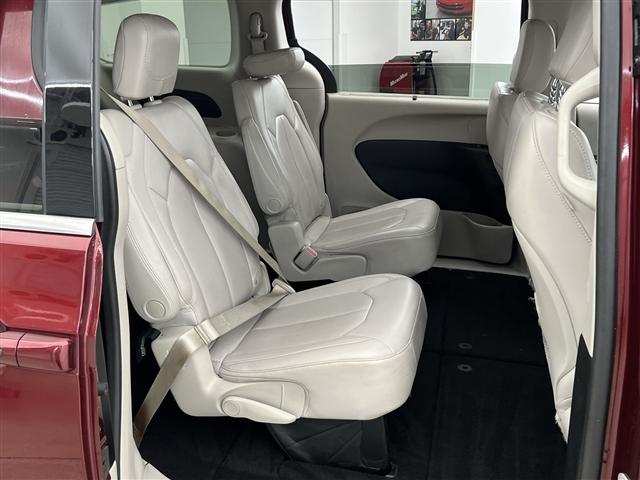 Photo of 2021 Velvet Red Pearlcoat Chrysler Voyager
