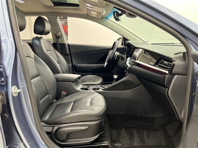 Photo of 2020 Horizon Blue Kia Niro