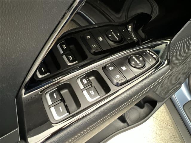 Photo of 2020 Horizon Blue Kia Niro