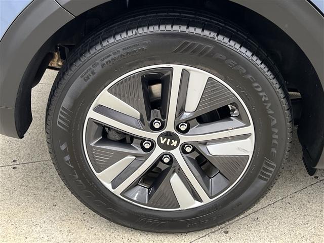 Photo of 2020 Horizon Blue Kia Niro