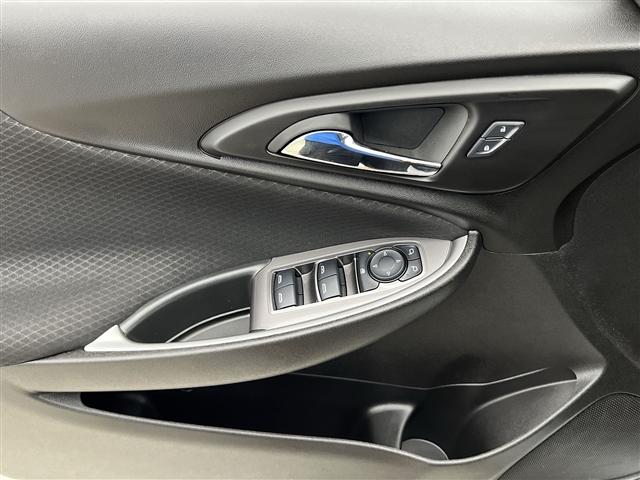 Photo of 2024 Summit White Chevrolet Malibu
