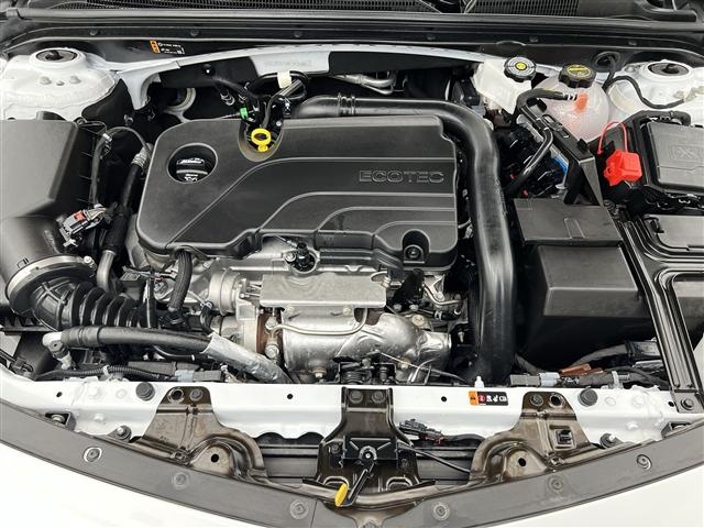 Photo of 2024 Summit White Chevrolet Malibu