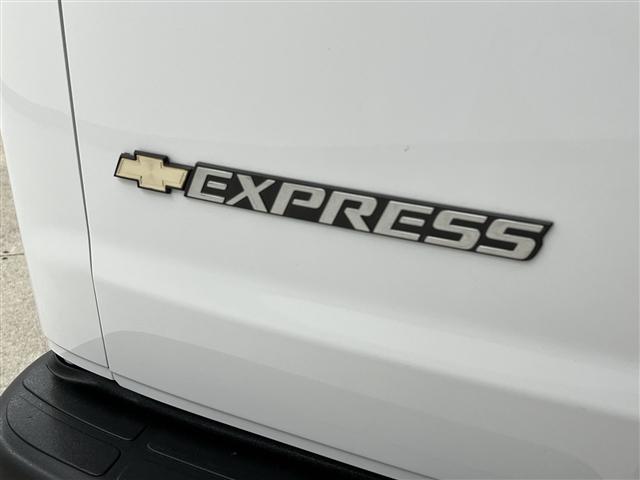 Photo of 2022 Summit White Chevrolet Express 2500