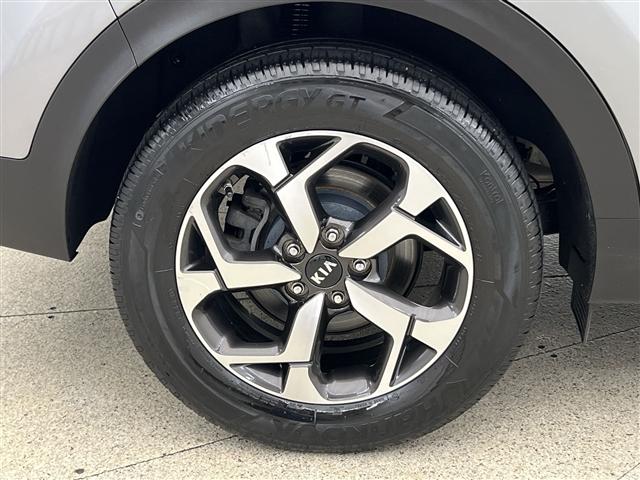Photo of 2021 Steel Gray Kia Sportage