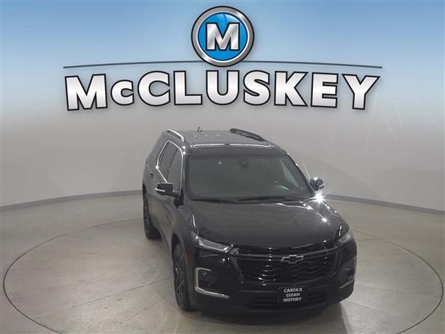 Photo of 2022 Mosaic Black Metallic Chevrolet Traverse