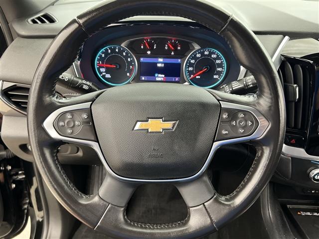 Photo of 2022 Mosaic Black Metallic Chevrolet Traverse