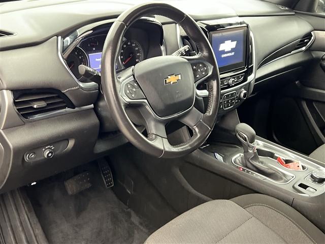 Photo of 2022 Mosaic Black Metallic Chevrolet Traverse