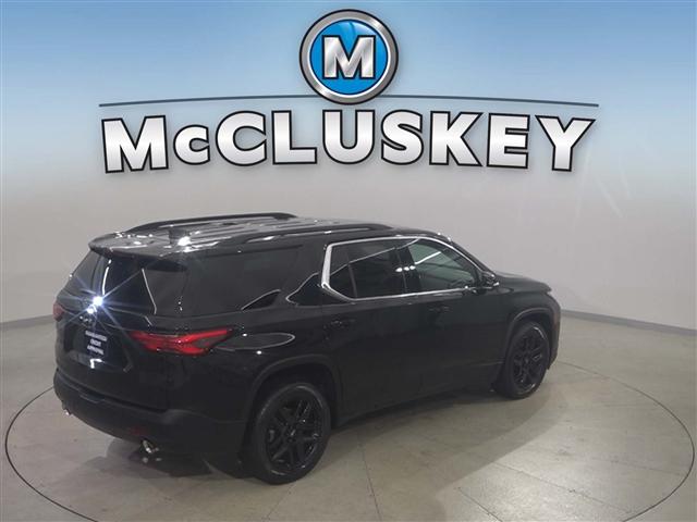 Photo of 2022 Mosaic Black Metallic Chevrolet Traverse