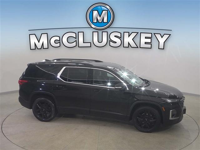 Photo of 2022 Mosaic Black Metallic Chevrolet Traverse