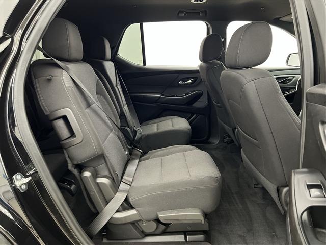 Photo of 2022 Mosaic Black Metallic Chevrolet Traverse