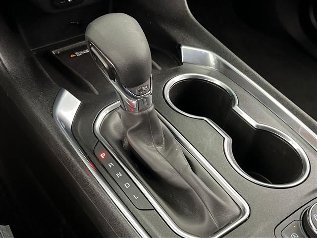 Photo of 2022 Mosaic Black Metallic Chevrolet Traverse