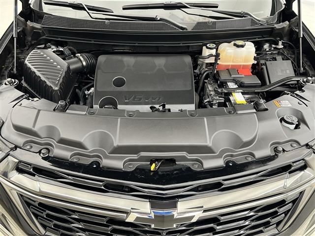 Photo of 2022 Mosaic Black Metallic Chevrolet Traverse