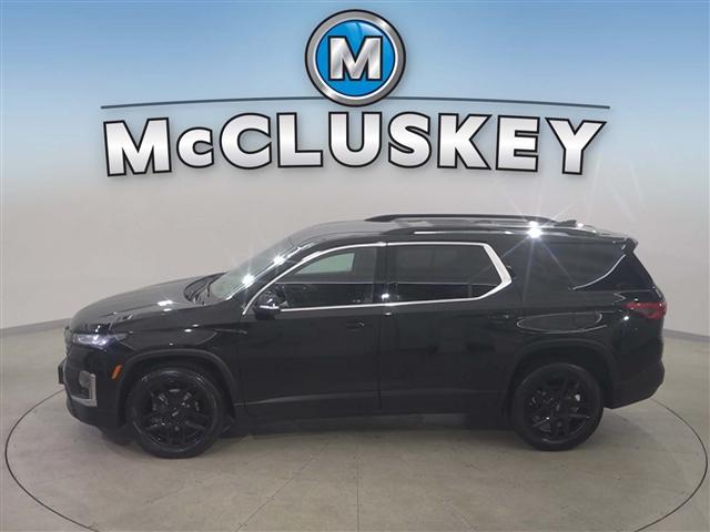 Photo of 2022 Mosaic Black Metallic Chevrolet Traverse