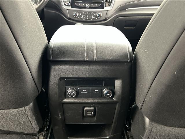 Photo of 2022 Mosaic Black Metallic Chevrolet Traverse